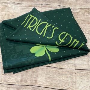 Green Shamrock Dining Table Linen